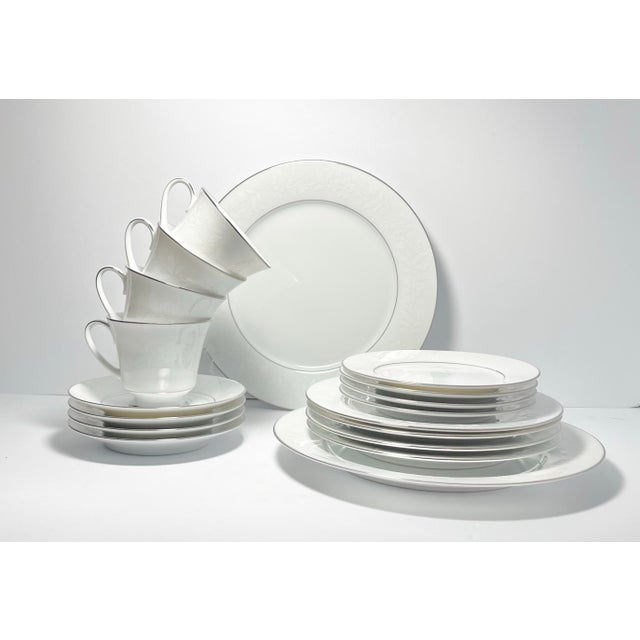 Noritake “Ranier” 18-Piece Bone China Dinnerware Set #6909 Excellent condition. No chips, cracks, fleabites, wear, or...