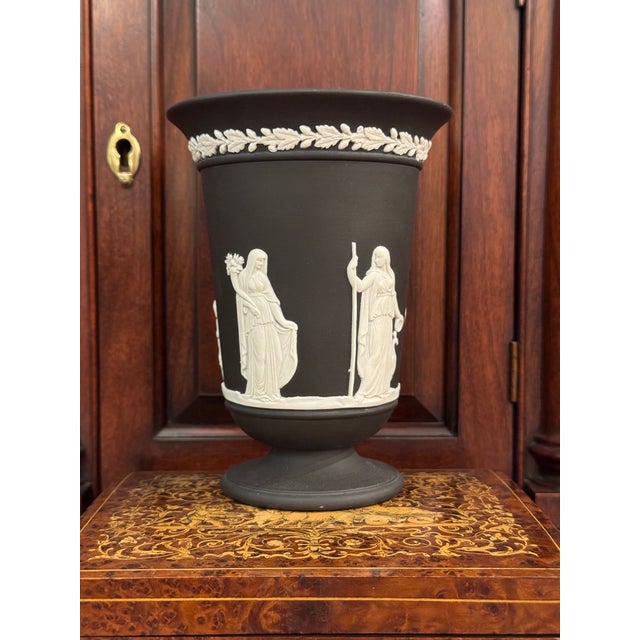 1970s 1970s Wedgwood Jasperware Black Footed Pedestal Vase With Classical Scene With Cherubs For Sale - Image 5 of 9
