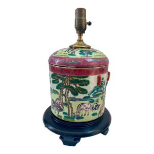 Chinese Porcelain Ginger Jar Rose Medallion Style Horses Table Lamp