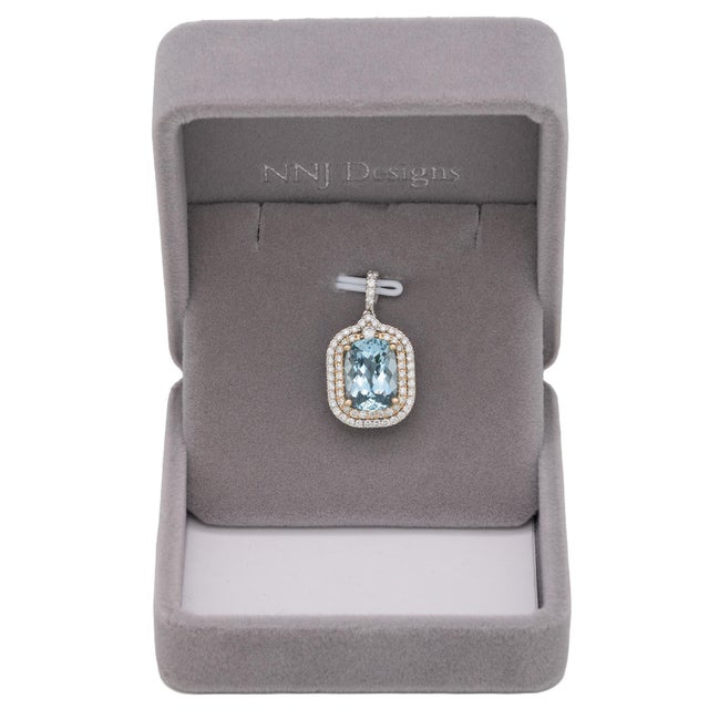 Modern 4.9Ct Santa Maria Aquamarine Pendant With Natural Diamond Accents: 14k Gold For Sale - Image 3 of 8