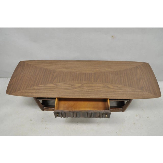 Vintage Mid Century Modern Sculpted Walnut & Laminate Coffee End Table Set 3 Pc For Sale In Philadelphia - Image 6 of 18