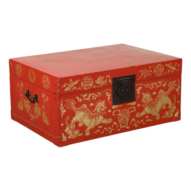 Red Lacquered Chinese Blanket Chest with Gilt Motifs and Guardian Lions For Sale