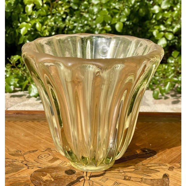 Artist: pierre d’ avesn period: 20th century style: art deco condition: good condition material: glass diameter:...