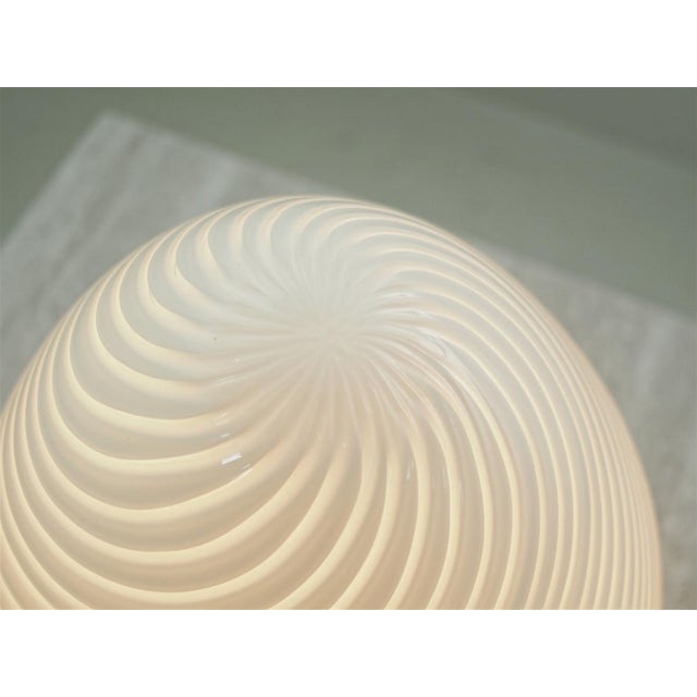 1970s Egg-Shaped Murano Glass Table Lamp from Vetri, Italy, 1970s For Sale - Image 5 of 11