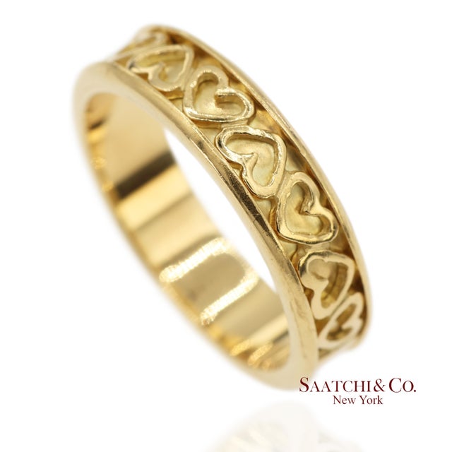 Early 21st Century Vintage Tiffany & Co. 18k 750 Solid Yellow Gold Heart Shape Band Ring, Size 5 For Sale - Image 5 of 11