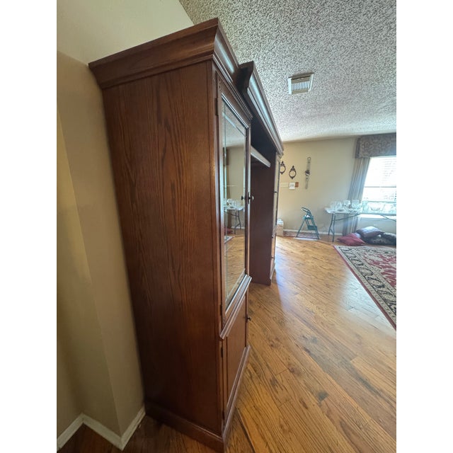 Vintage 1994–95 Solid Oak Modular Entertainment Center | Savanna Finish | Lighted Display Cabinets-Adjustable For Sale - Image 11 of 12