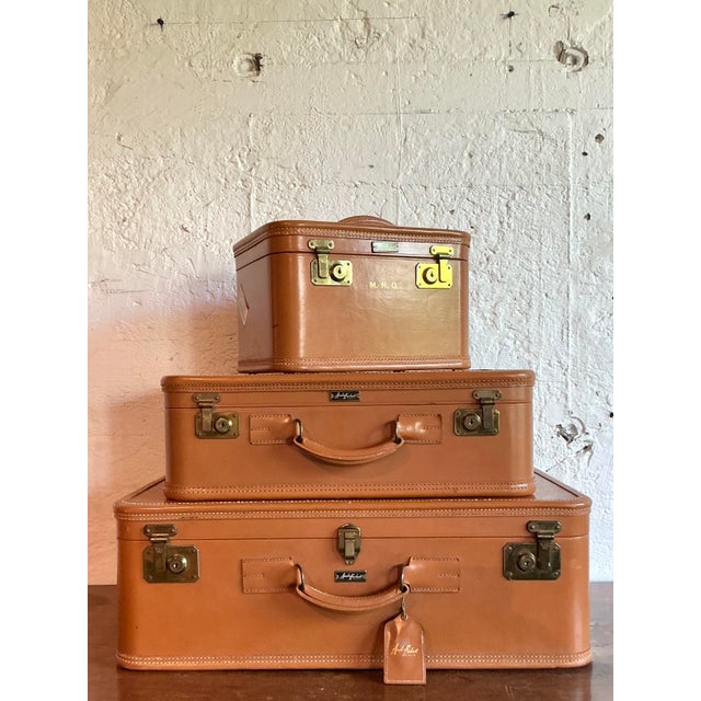 Mid 20th Century Vintage Boho Amelia Earhart Luggage Set For Sale - Image 5 of 8
