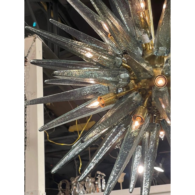 Italian Modern Fontano Green Murano Glass & Brass Sputnik Chandelier For Sale - Image 3 of 8