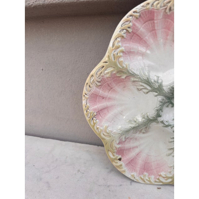 French Majolica Seaweeds Oyster Plate Keller & Guerin Saint Clement, Circa 1890 For Sale - Image 3 of 4