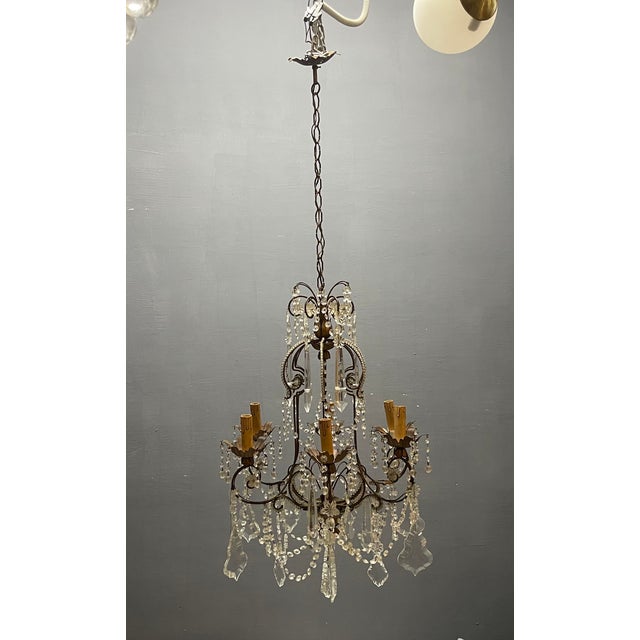 Large Florentine Crystal Beaded Chandelier, 1950s An elegant Italian Florentine chandelier dating from the 1950s,...
