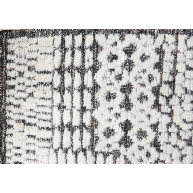 Textile 8x10 Sloane Sophisticated Ivory & Gray Geometric Modern Hand Knotted Wool Rug For Sale - Image 7 of 8