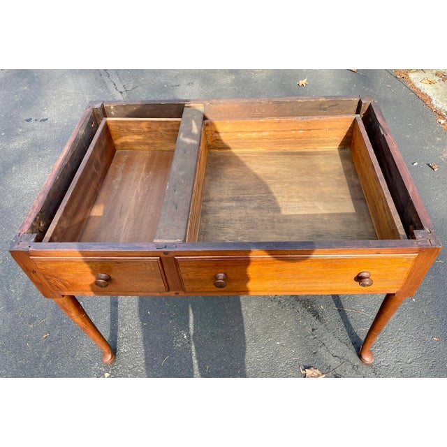 Late 18th Century Antique Tavern Table in Queen Anne Style of Pennsylvania Origin. For Sale - Image 5 of 12