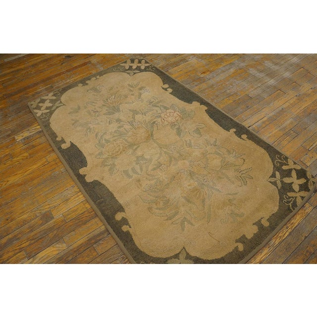 1940s Tan Camel Medallion Folk Art Antique American Hooked Rug 3'4" X 5'7" Handknotted Wool Carpet For Sale - Image 9 of 11
