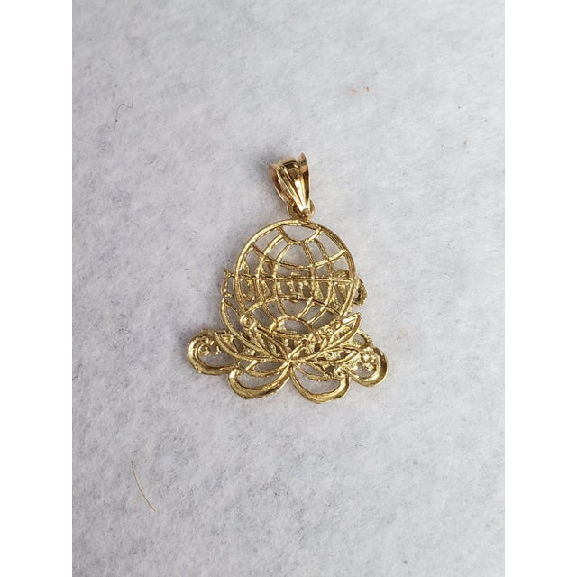 Worlds Best Man with Diamond Cuts Charm/Pendant 14k Yellow Gold For Sale - Image 4 of 5