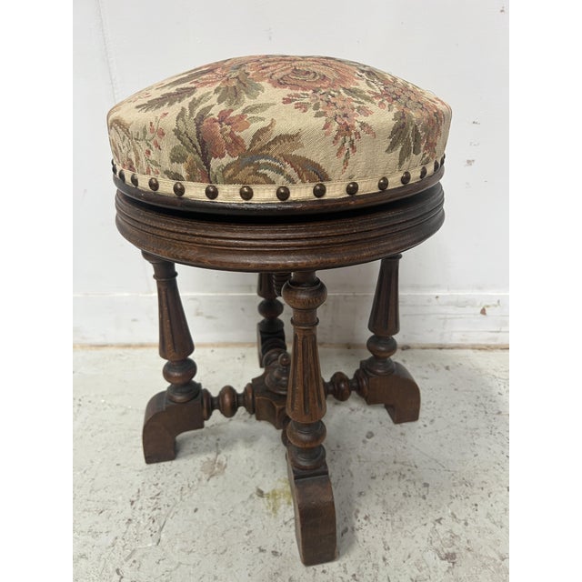 Napoleon III Style Piano Stool in Walnut, 20th Century For Sale - Image 9 of 9