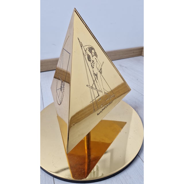 Tetrahedron Fire Designer Sculpture Lamp in Gold-Plated Metal by Salvador Dalí, 1980s For Sale - Image 14 of 18