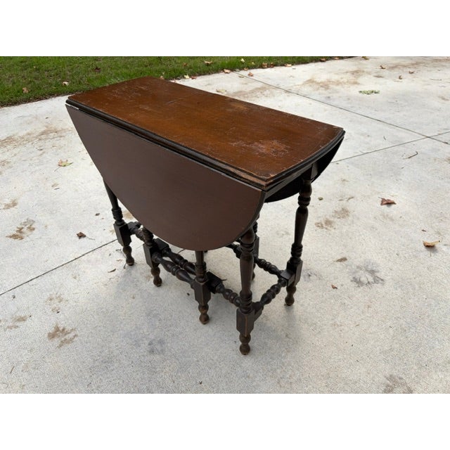 1920s Antique Gateleg Drop Leaf Oval Dining Table With Drawer For Sale - Image 5 of 10