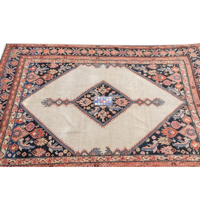 A large town in the Greater Hamadan Weaving Area, specializing in single-wefted scatters, room sizes, gallery carpets,...