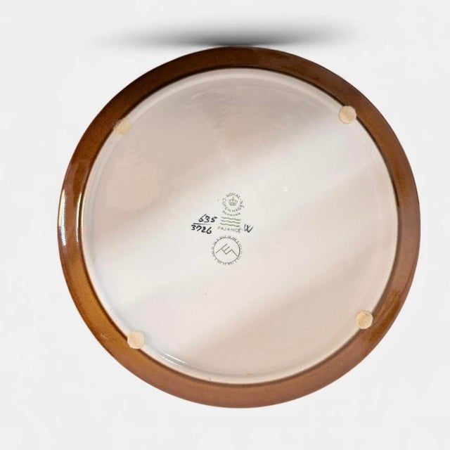 Mid-Century Modern Model 635 / 3293 Faiance Dish by Ellen Malmer for Royal Copenhagen, Denmark, 1960s For Sale - Image 3 of 4