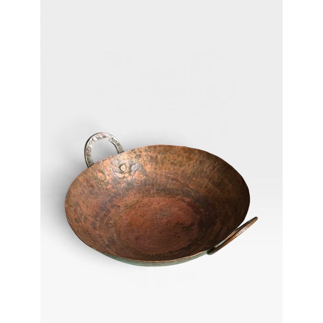 Antique Hand-Hammered Copper Pan, 1890, in Very Good conditions. Designed 1890 to 1919