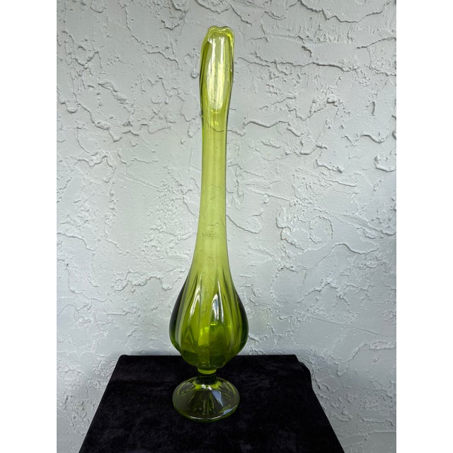 Glass 1960s Viking Epic 6-Petal Emerald Green Art Glass Footed Swung Vase — 20” For Sale - Image 7 of 8