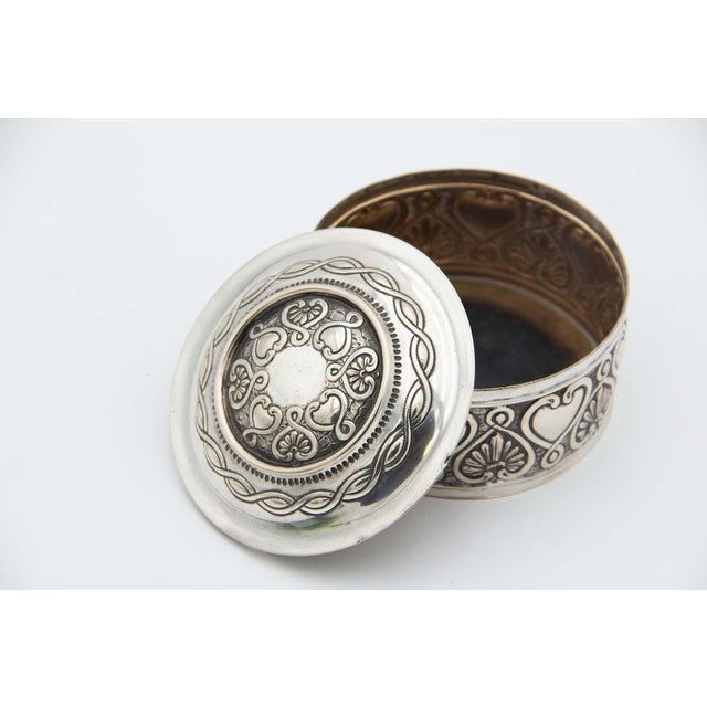 Vintage Cylindrical Silver Box, in Good conditions.