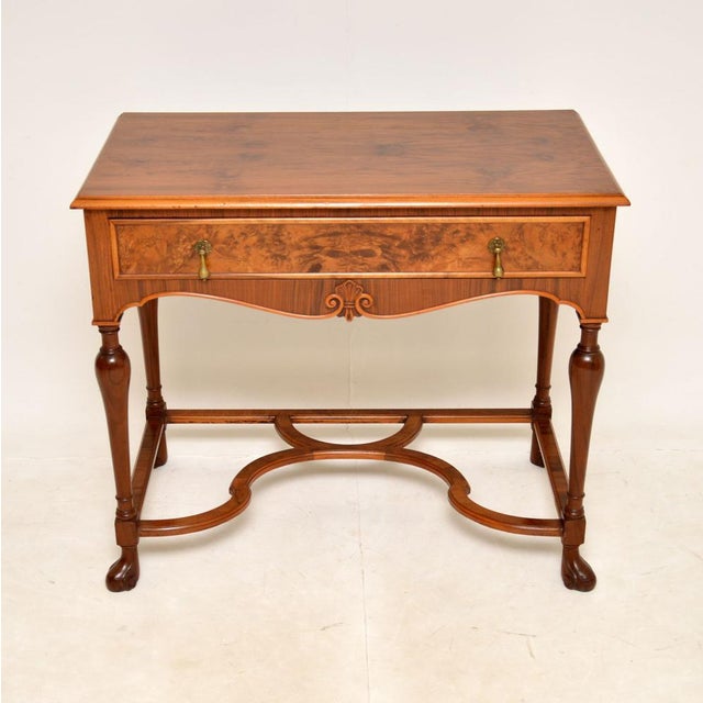 A beautiful and impressive antique console / side table in walnut. This was made in England, it dates from around the...