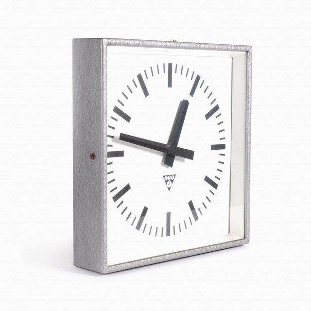 Pragotron C 301 Clock, 1980s For Sale - Image 3 of 7