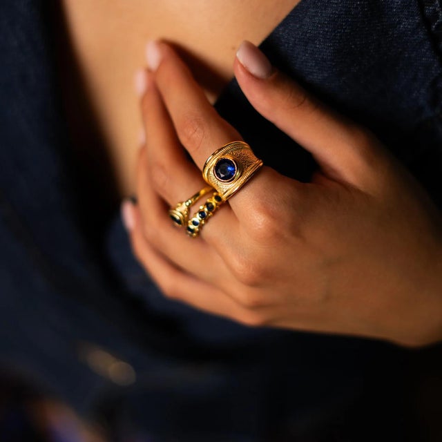 Majestic Sapphire Gold Statement Ring, Size 8 For Sale - Image 4 of 7