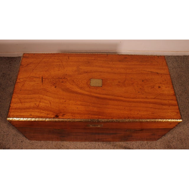 Elegant large 19th century marine chest in solid camphor wood with two locks Very good quality camphor wood with a very...