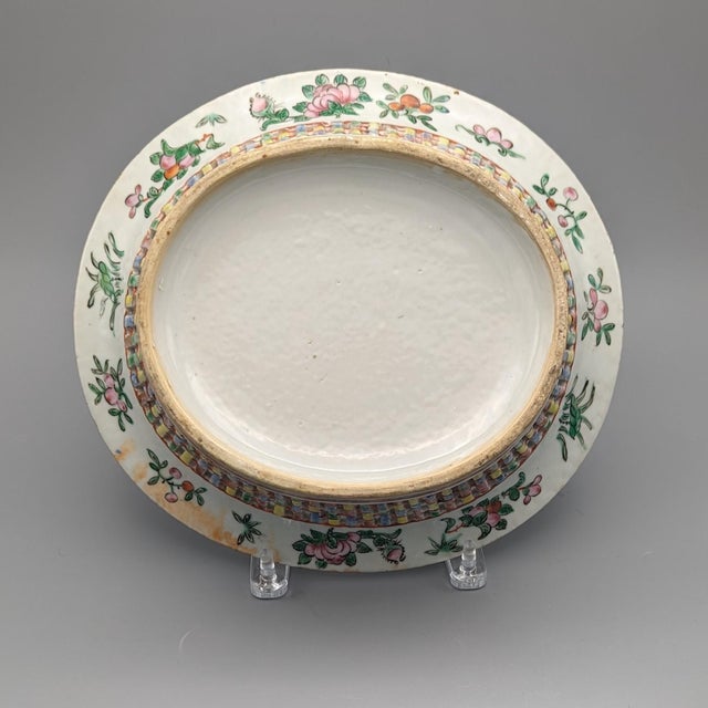 Chinese Export Canton Rose Mandarin Reticulated Basket & Undertray For Sale - Image 4 of 5