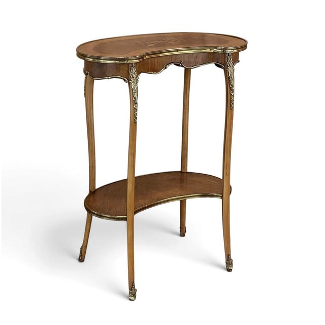 French Antique French Louis XV Kidney Shaped Marquetry End Table For Sale - Image 3 of 17