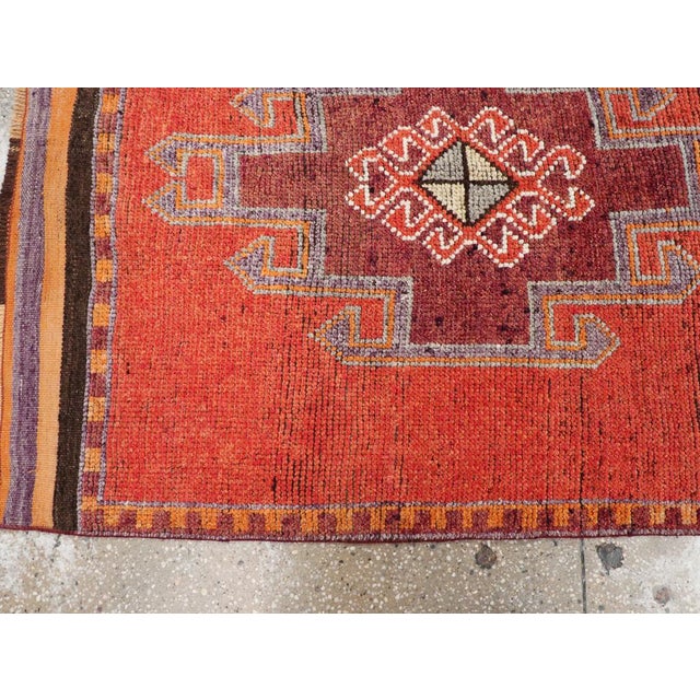 Textile Galerie Shabab Collection Mid-20th Century Turkish Anatolian Tribal Runner For Sale - Image 7 of 10