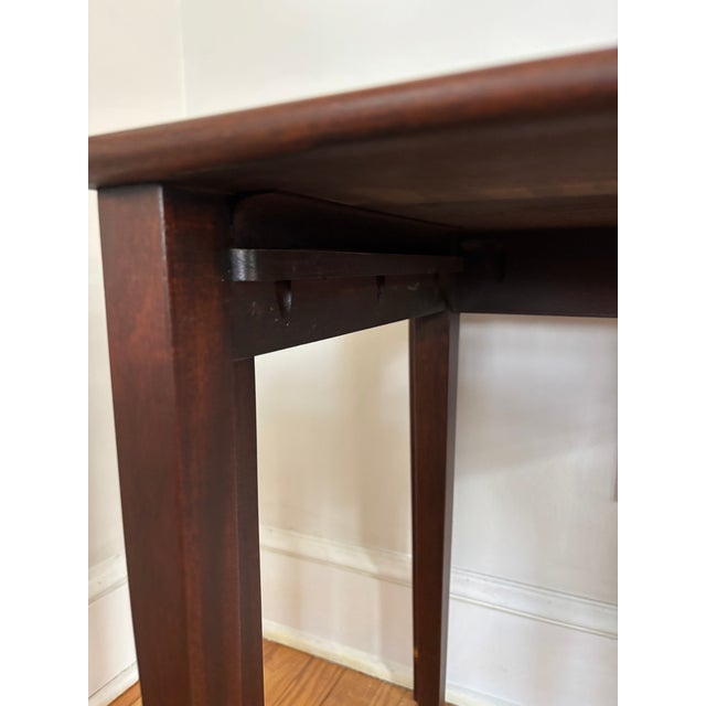 Brown Mid 20th Century Henkel-Harris Mahogany Nesting Tables With Inlay For Sale - Image 8 of 18