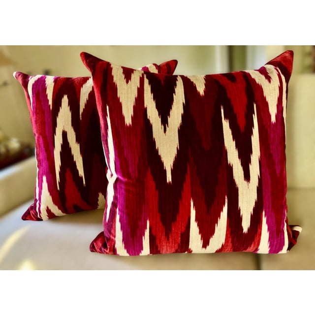 Traditional Pair of 22" Custom Schumacher Kashgar Ikat Velvet Pillows Pattern 176102 in Ruby Plum For Sale - Image 3 of 18
