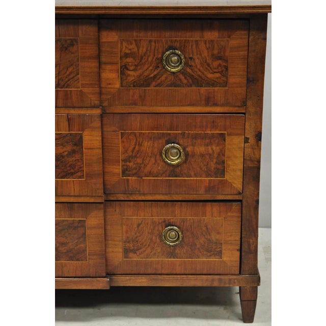 Late 18th Century Antique Italian Biedermeier Burr Walnut 3 Drawer Commode Dresser Chest of Drawer For Sale - Image 5 of 18