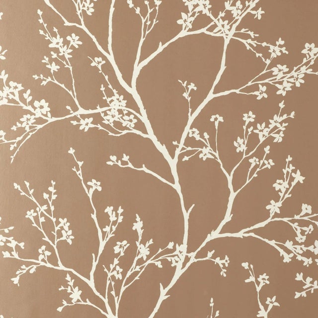 Contemporary Sample - Schumacher Twiggy Wallpaper in Champagne For Sale - Image 3 of 3