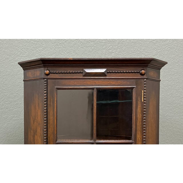 1920s Antique English Jacobean Corner Cabinet Barley Twist Legs Glass Door Oak 1920s For Sale - Image 5 of 17