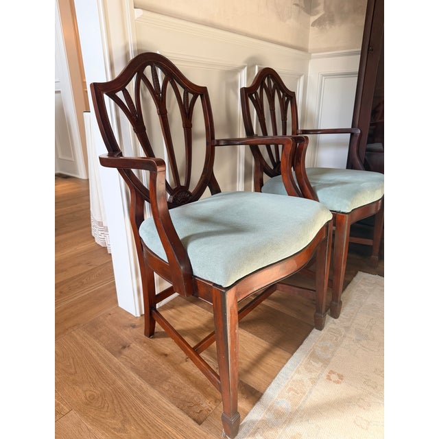 Set of 4 Vintage Hepplewhite/Georgian Style Shield-Back Arm Dining Chairs With Classic Wheat Detail For Sale - Image 4 of 7