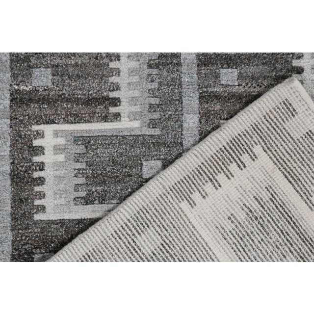 Textile Rug & Kilim’s Scandinavian Outdoor Rug With Gray Geometric Patterns - 5'x8' For Sale - Image 7 of 7