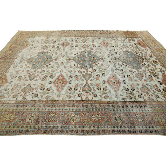 19th Century Persian Mahal Wool Rug in Beige Featuring an Allover Pattern For Sale In New York - Image 6 of 10
