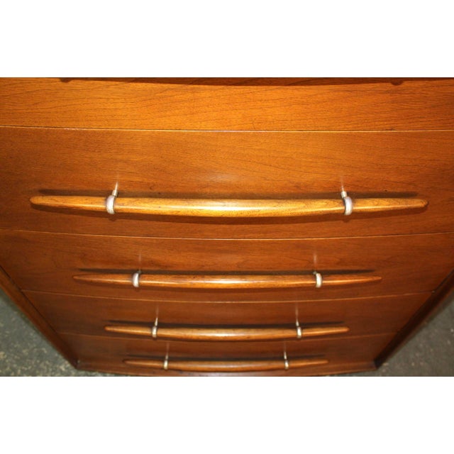 Wood Mid 20th Century Walnut Dresser by T. H. Robsjohn-Gibbings for Widdicomb For Sale - Image 7 of 18