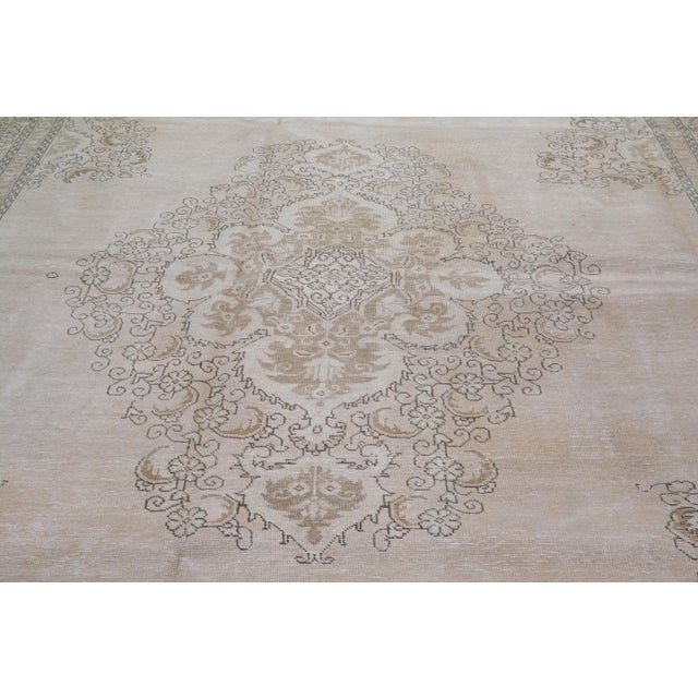 1960s Vintage Hand Knotted Wool Rug, 9'8"x13'2" For Sale - Image 5 of 5