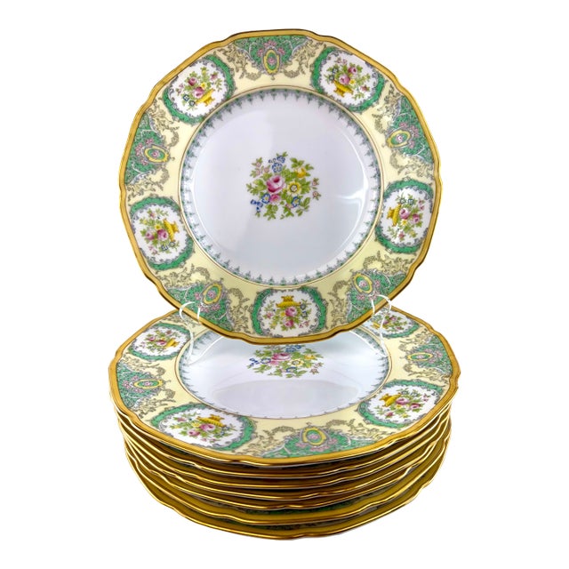 1930's Art Deco Meito Japan Hand-Painted Porcelain Dinner Plates, Set of 8 – Gilt & Emerald Cartouche Design For Sale