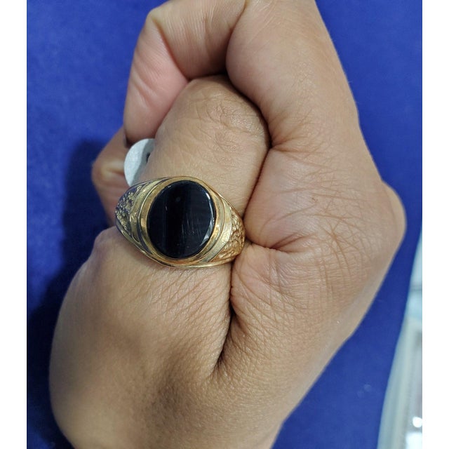 ♥ Product Summary ♥ Main Stone: Onyx Band Material: 14k Yellow Gold Weight: 6 grams Dimensions: 13mm (Width)