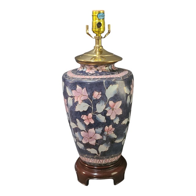 Vintage Asian Motif Chinoiserie Hand Painted Pink Floral Table Lamp For Sale
