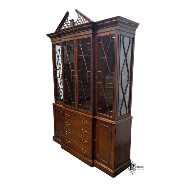 Vintage Century Chippendale Style Mahogany China / Display Cabinet For Sale In Greensboro - Image 6 of 10