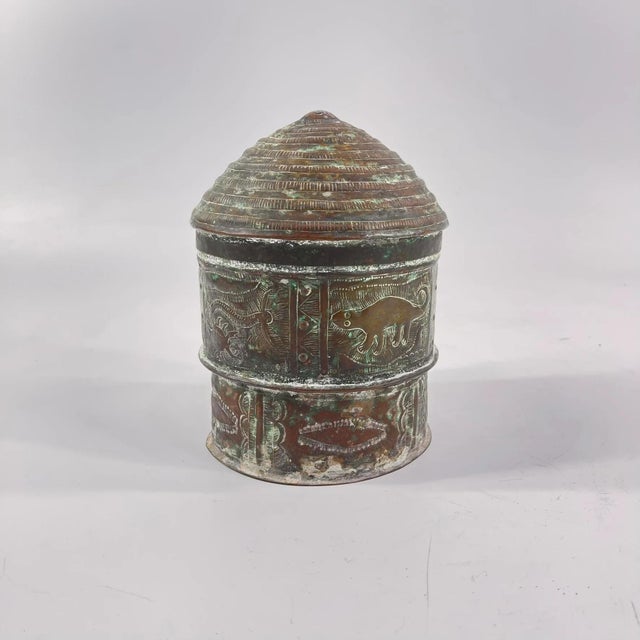 Metal Early 20th Century Asante Forowa Chased Brass Box Ghana MATTER COLLECTION For Sale - Image 7 of 10