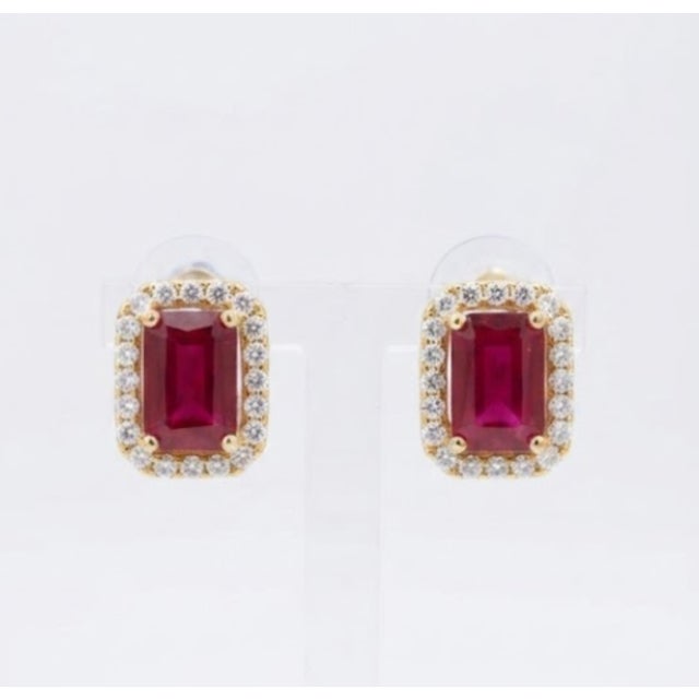 2020s Natural Ruby 1.96cts & Diamond 0.30cts Earring in 18k Yellow Gold For Sale - Image 5 of 8