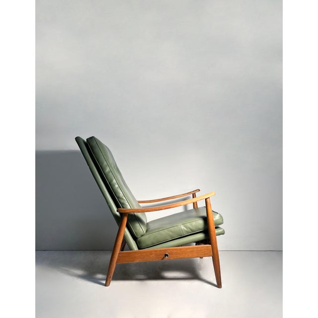 A very nice and early Vintage Milo Baughman Recliner Lounge Chair. This chair will most likely need some attention at a...
